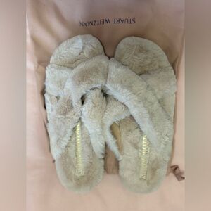 Stuart Weitzman Women's soft furry slides! Never worn